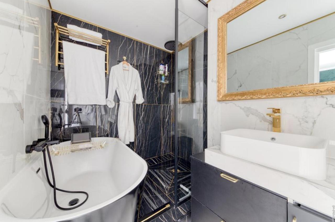 Luxury Maubourg - Vue Mer - Croisette 50M Plage - Clim - Terrasse Cannes Buitenkant foto